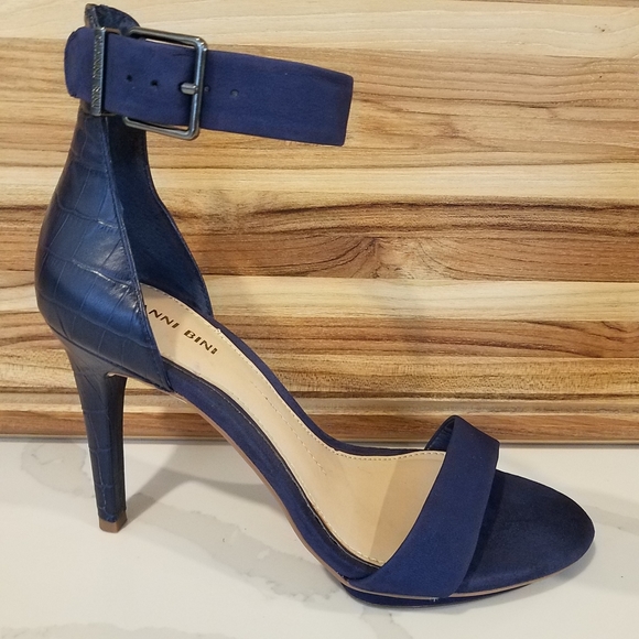 Gianni Bini High Heels Suede Strap Color Blue Size 8.5 - Picture 3 of 15
